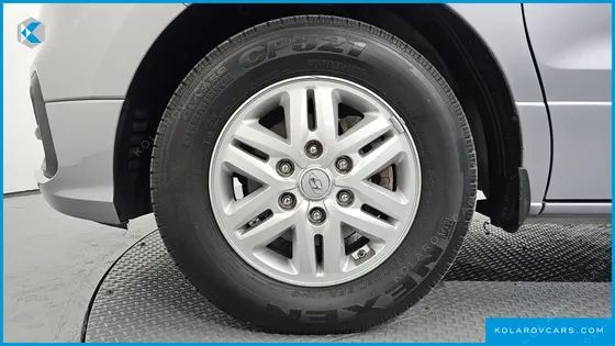 HYUNDAI STAREX VAN 3-SEATER