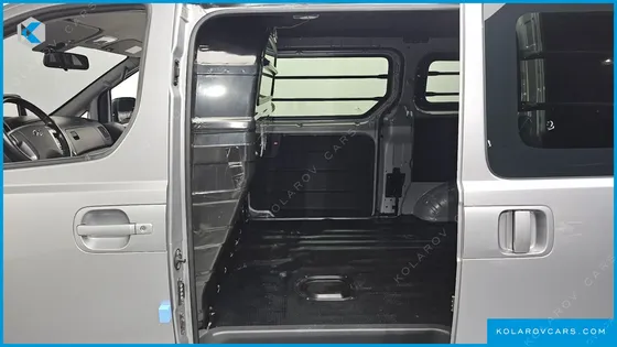 HYUNDAI STAREX VAN 3-SEATER