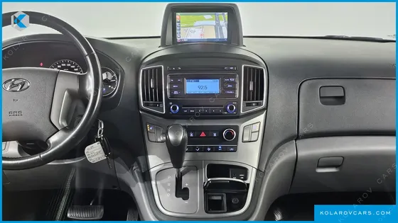 HYUNDAI STAREX VAN 3-SEATER