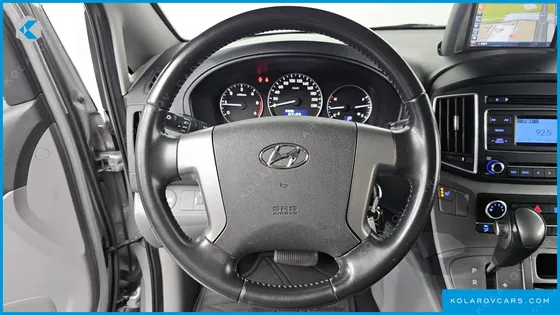 HYUNDAI STAREX VAN 3-SEATER