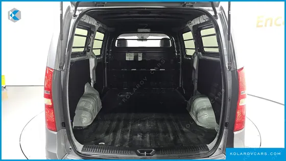 HYUNDAI STAREX VAN 3-SEATER