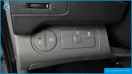 HYUNDAI STAREX VAN 3-SEATER