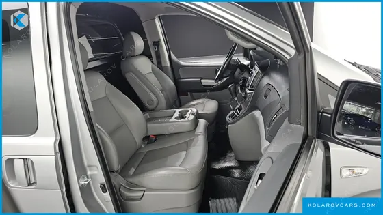 HYUNDAI STAREX VAN 3-SEATER