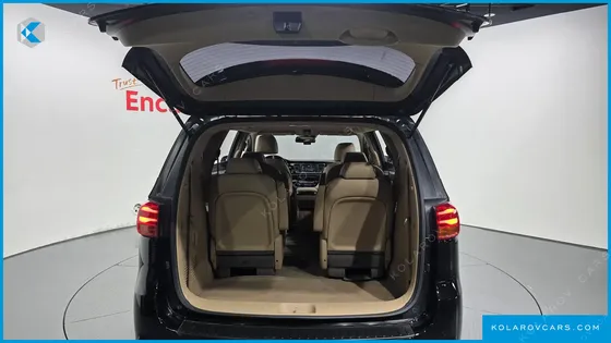 KIA CARNIVAL 9-SEATER PRSTIGE