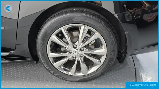 KIA CARNIVAL 9-SEATER PRSTIGE