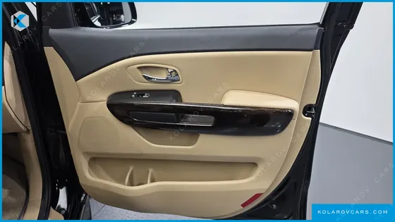 KIA CARNIVAL 9-SEATER PRSTIGE