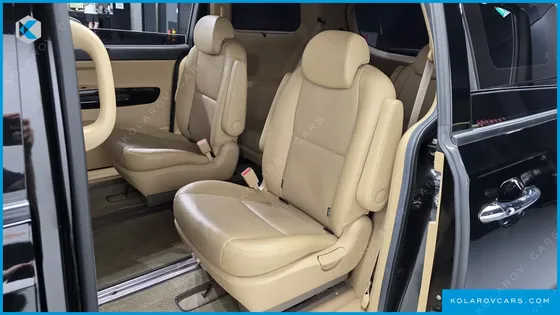 KIA CARNIVAL 9-SEATER PRSTIGE