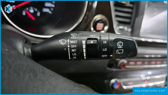KIA CARNIVAL 9-SEATER PRSTIGE