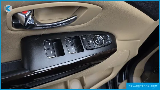 KIA CARNIVAL 9-SEATER PRSTIGE