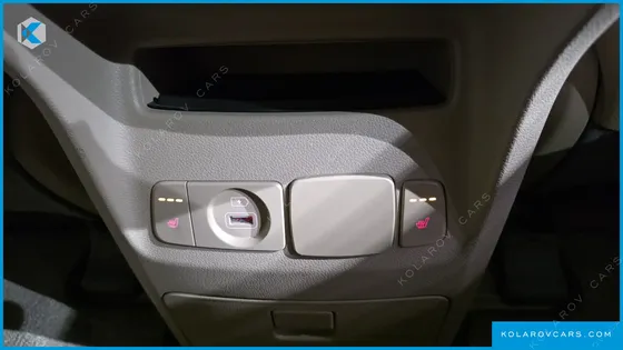 KIA CARNIVAL 9-SEATER PRSTIGE