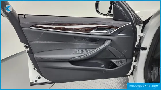 BMW 5 SERIES 520I LUXURY