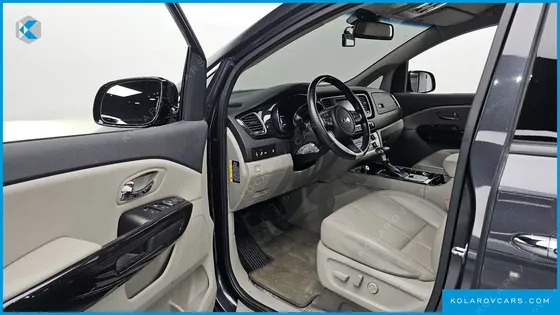 KIA CARNIVAL 7-SEATER LIMOUSINE