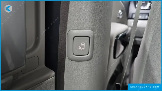 KIA CARNIVAL 7-SEATER LIMOUSINE