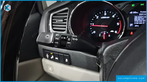 KIA CARNIVAL 7-SEATER LIMOUSINE
