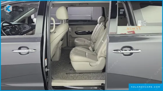 KIA CARNIVAL 9-SEATER NOBLESSE