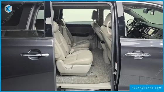 KIA CARNIVAL 9-SEATER NOBLESSE