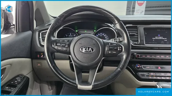KIA CARNIVAL 9-SEATER NOBLESSE