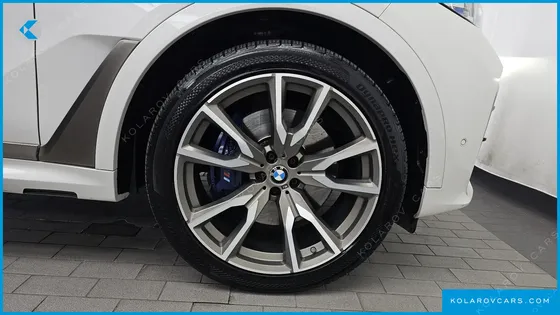 BMW X7 M50D