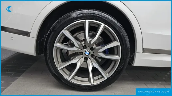 BMW X7 M50D