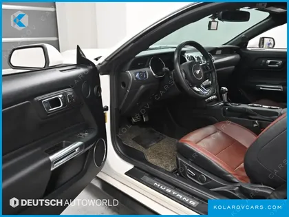 FORD MUSTANG COUPE
