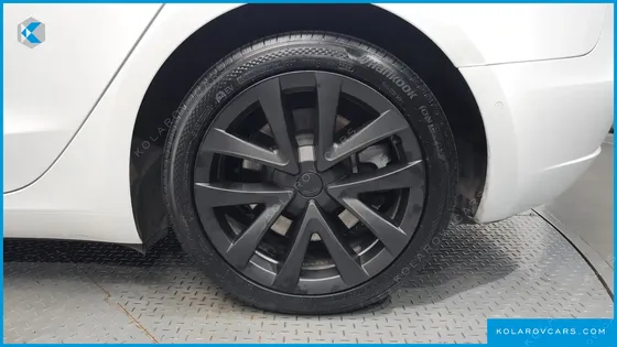 TESLA MODEL 3 LONG RANGE AWD