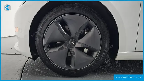 TESLA MODEL 3 STANDARD RANGE PLUE RWD