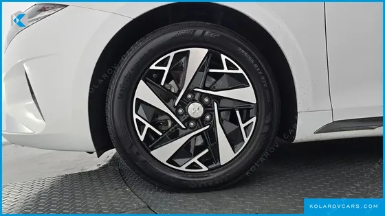 HYUNDAI GRANDEUR LE BLANC