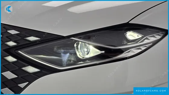 HYUNDAI GRANDEUR LE BLANC
