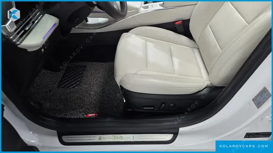 HYUNDAI GRANDEUR LE BLANC
