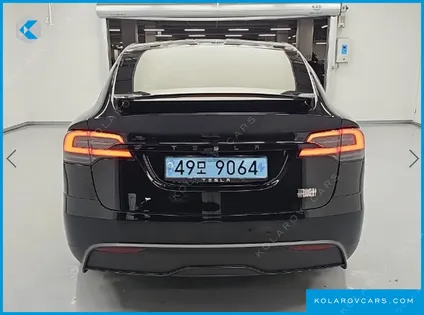 TESLA MODEL X PLAID