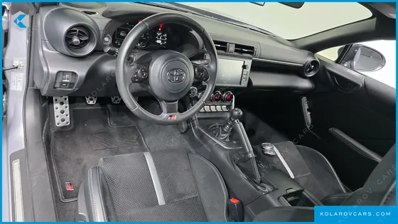 TOYOTA 86 2.4 PREMIUM