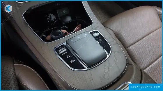 MERCEDES E-CLASS E300E 4MATIC EXCLUSIVE