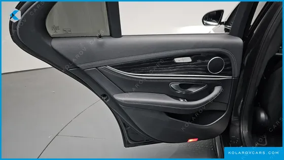 MERCEDES E-CLASS E220D 4MATIC AMG LINE