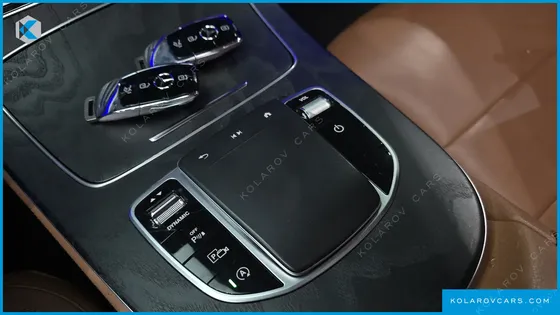 MERCEDES E-CLASS E220D 4MATIC AMG LINE