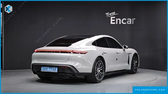PORSCHE TAYCAN 4S