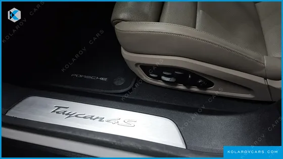 PORSCHE TAYCAN 4S