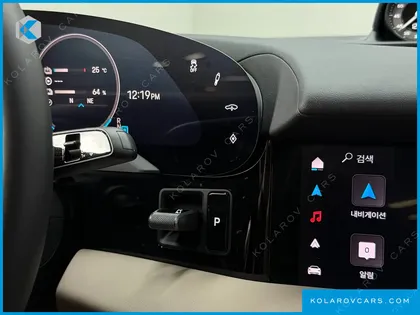 PORSCHE TAYCAN BASE 4