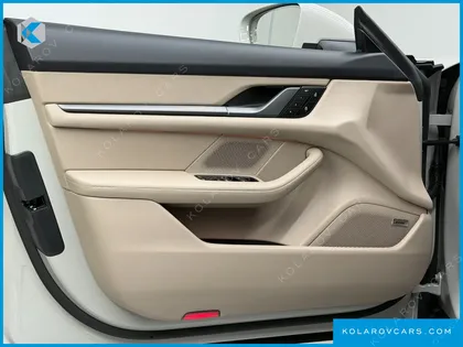 PORSCHE TAYCAN BASE 4