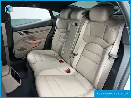 PORSCHE TAYCAN BASE 4
