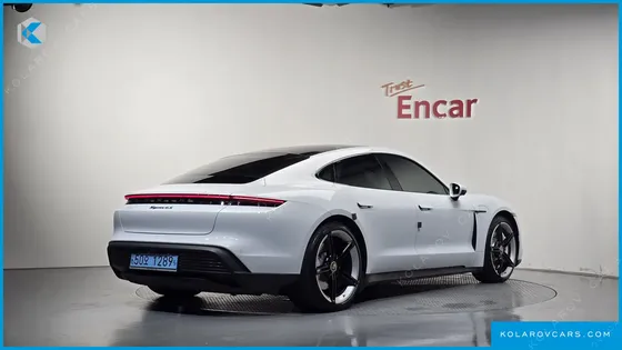 PORSCHE TAYCAN 4S