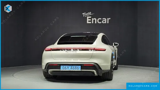 PORSCHE TAYCAN TURBO