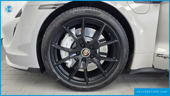 PORSCHE TAYCAN TURBO
