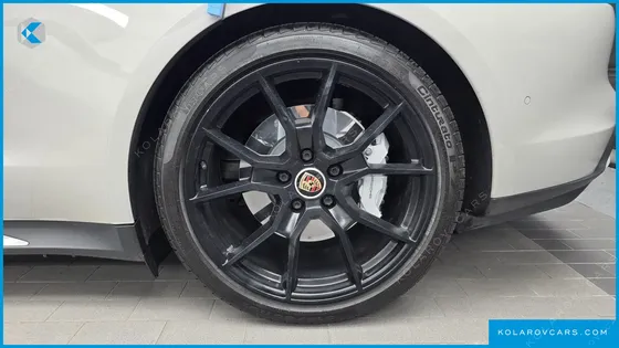 PORSCHE TAYCAN TURBO