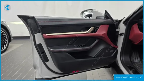 PORSCHE TAYCAN TURBO