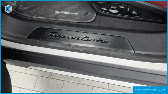 PORSCHE TAYCAN TURBO
