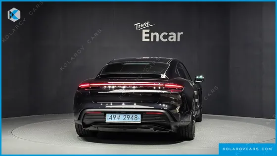 PORSCHE TAYCAN BASE