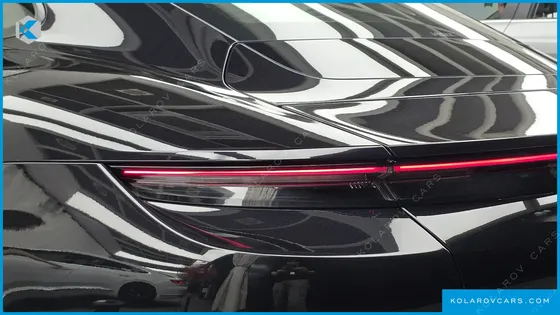 PORSCHE TAYCAN BASE