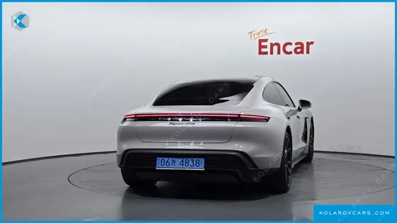 PORSCHE TAYCAN GTS