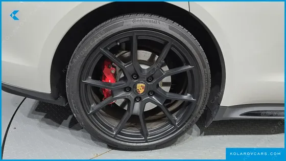 PORSCHE TAYCAN GTS