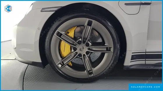 PORSCHE TAYCAN TURBO S